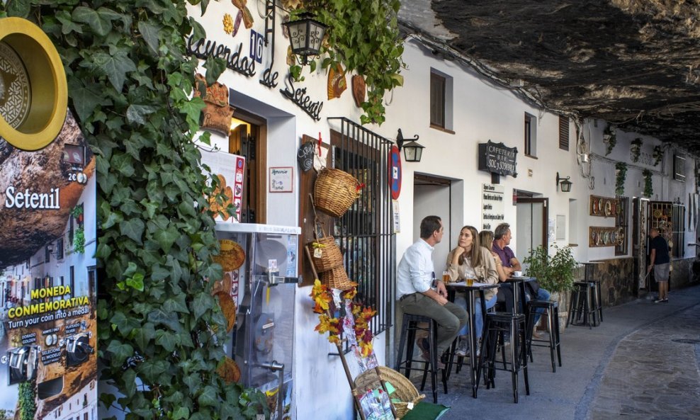 Setenil de las Bodegas