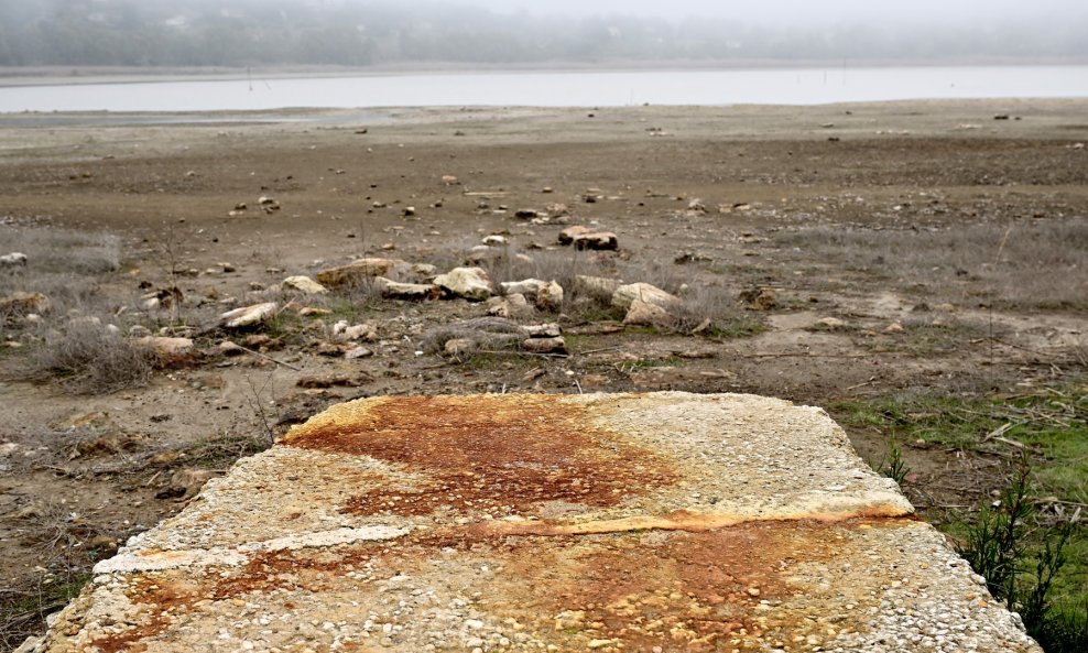 Jezero na Siciliji koje je pred nestankom