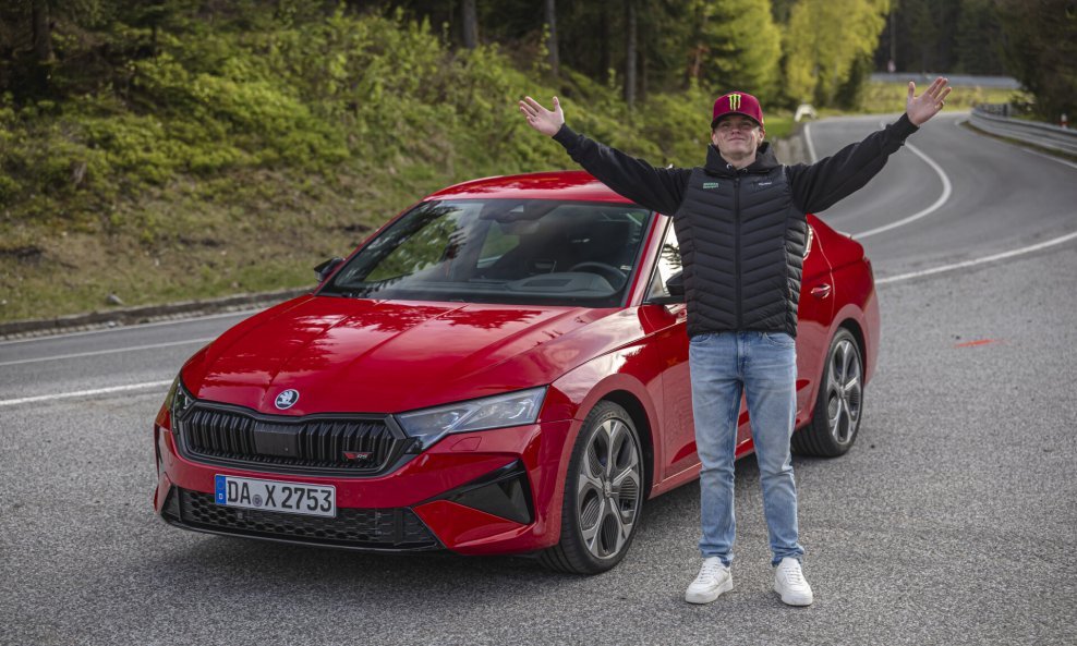 Reli as Oliver Solberg testirao Škodu Octaviju RS