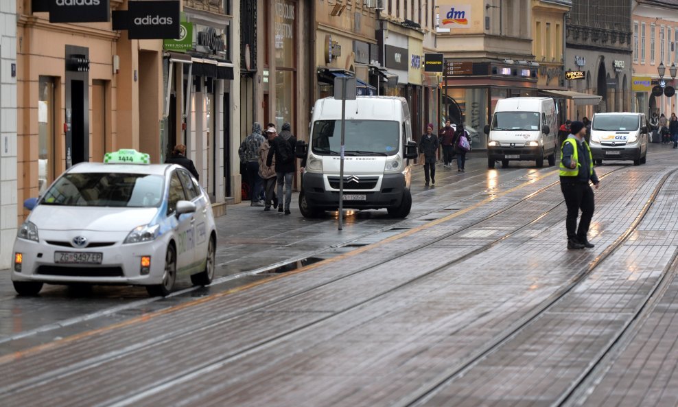 Dostavna vozila u centru Zagreba
