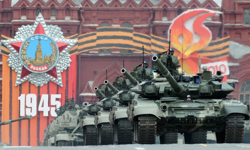 Tenkovi T-90
