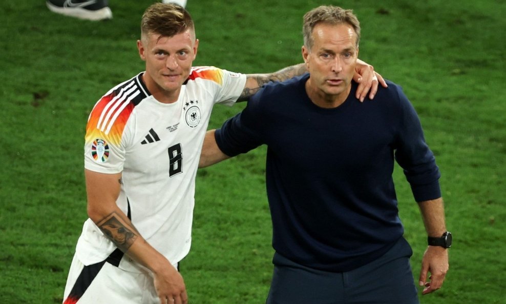Toni Kroos (lijevo) i Kasper Hjulmand