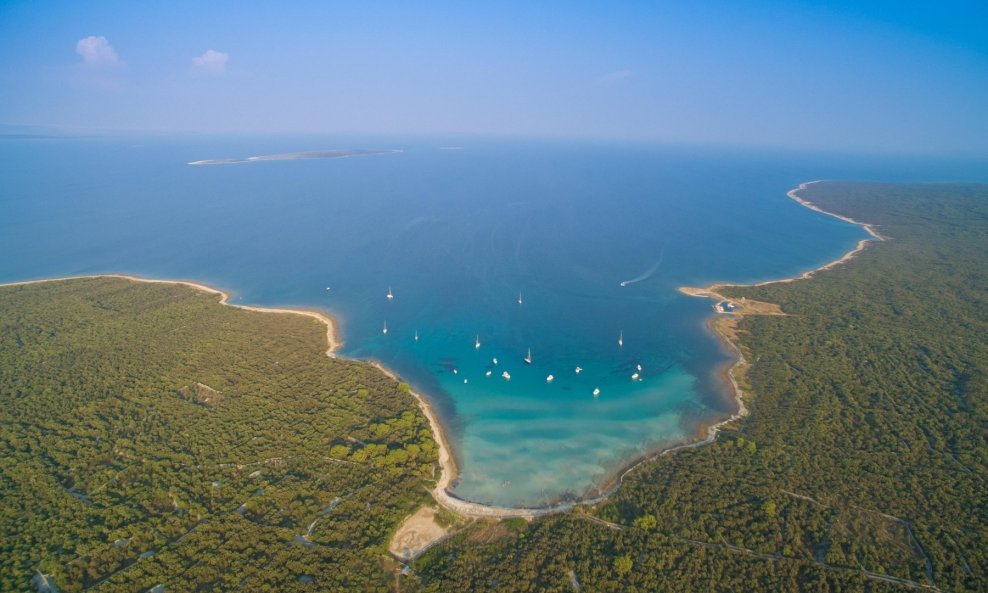 Uvala Slatinica na Olibu