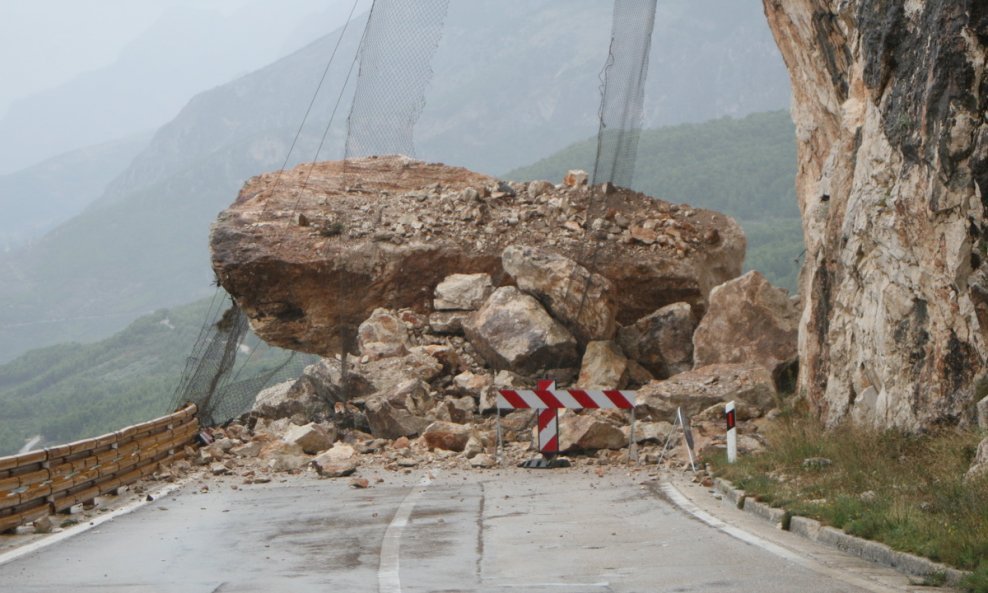 Odron na cesti Vrgorac - Makarska 2