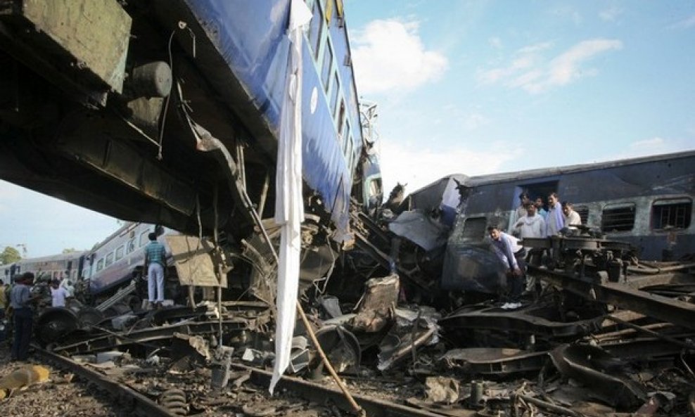vlak nesreća