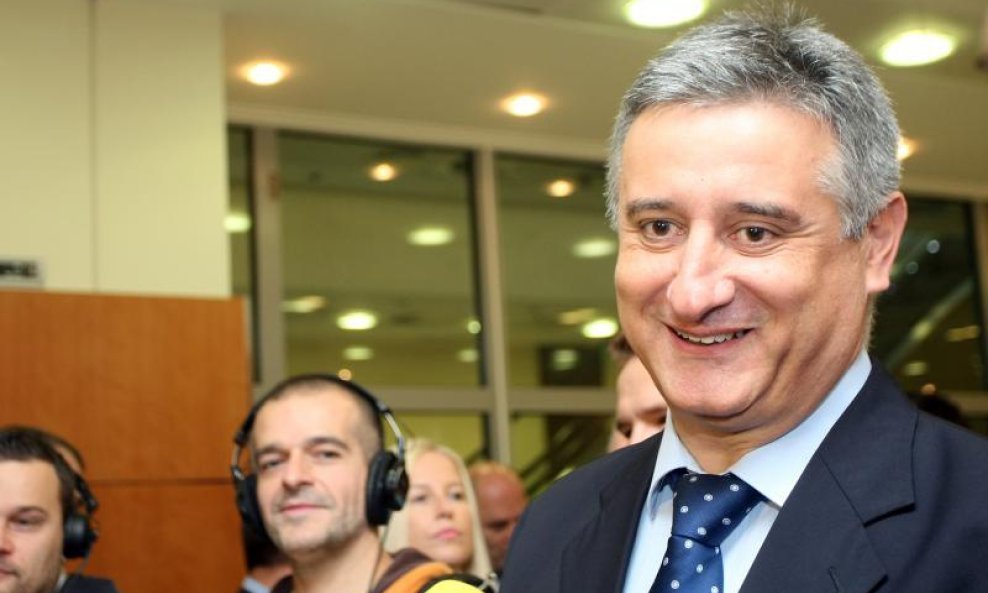 Tomislav Karamarko se smije