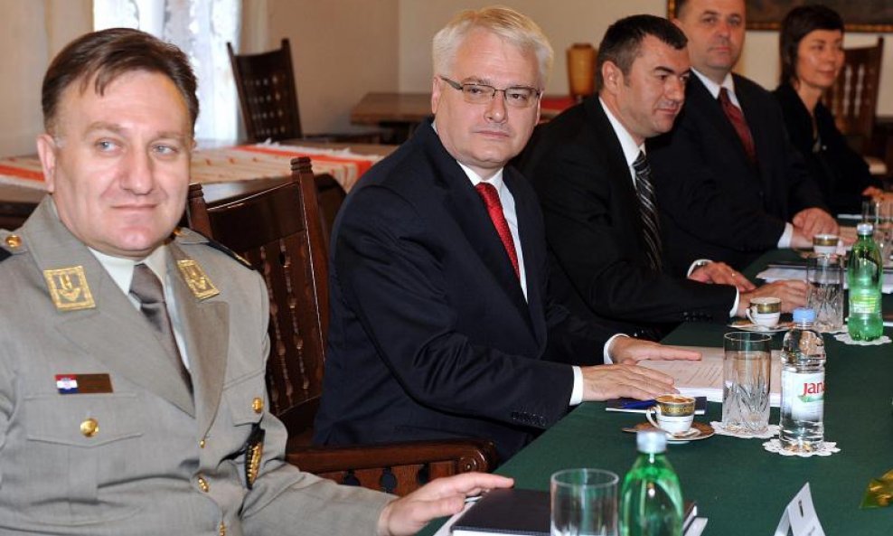 Predsjednik RH  Ivo Josipović i general Drago Lovrić