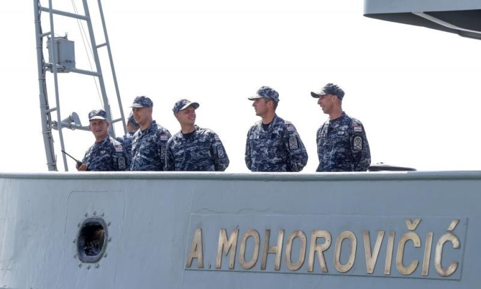 Svečani ispraćaj broda Andrija Mohorovičić u operaciju Triton (12)