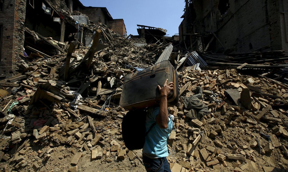 Ruševine u Nepalu 09