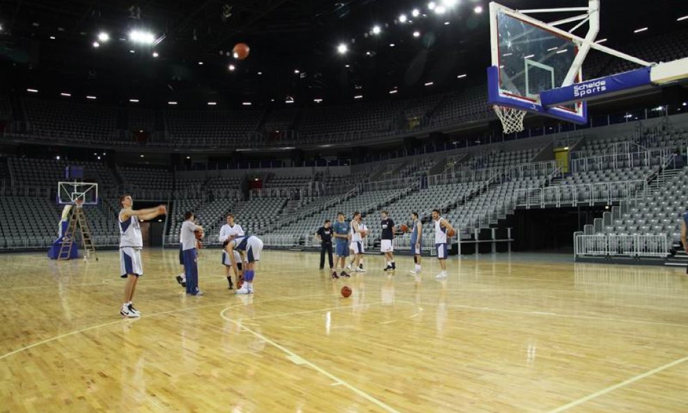 Cibona u Areni