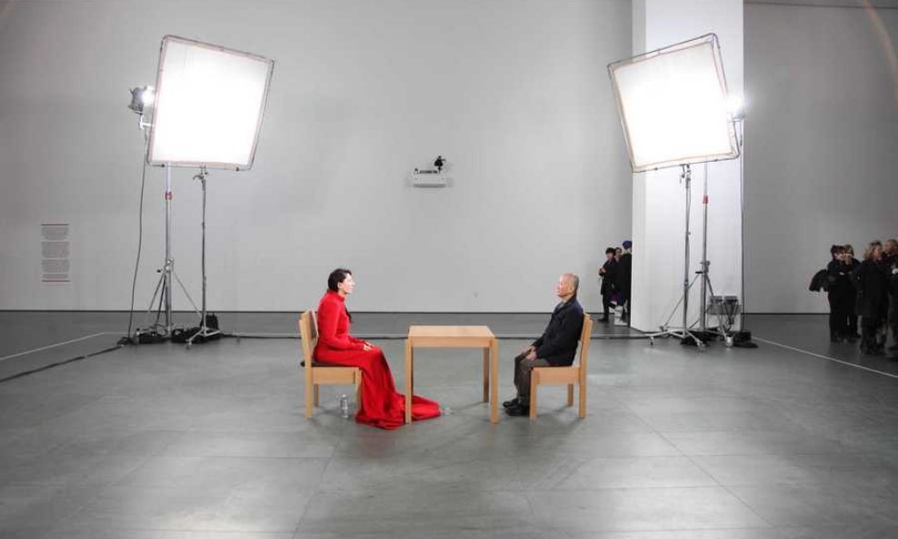 Marina Abramović i posjetitelj2