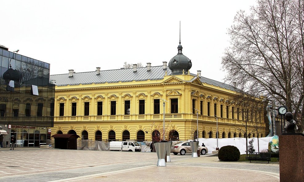 Radnički dom u Vukovaru