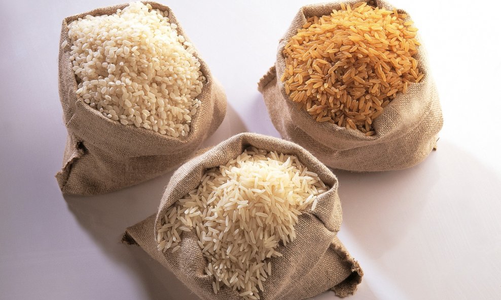 Smeđa riža zdravija je od bijele
