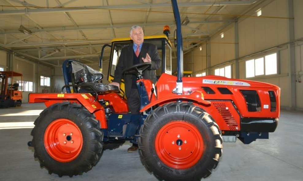 Bjelovarski Hittner u vlasništvu Stjepana Hittnera isporučuje 35 novih šumskih zglobnih traktora Hrvatskim šumamam