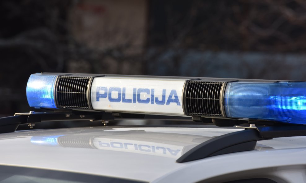 Policija