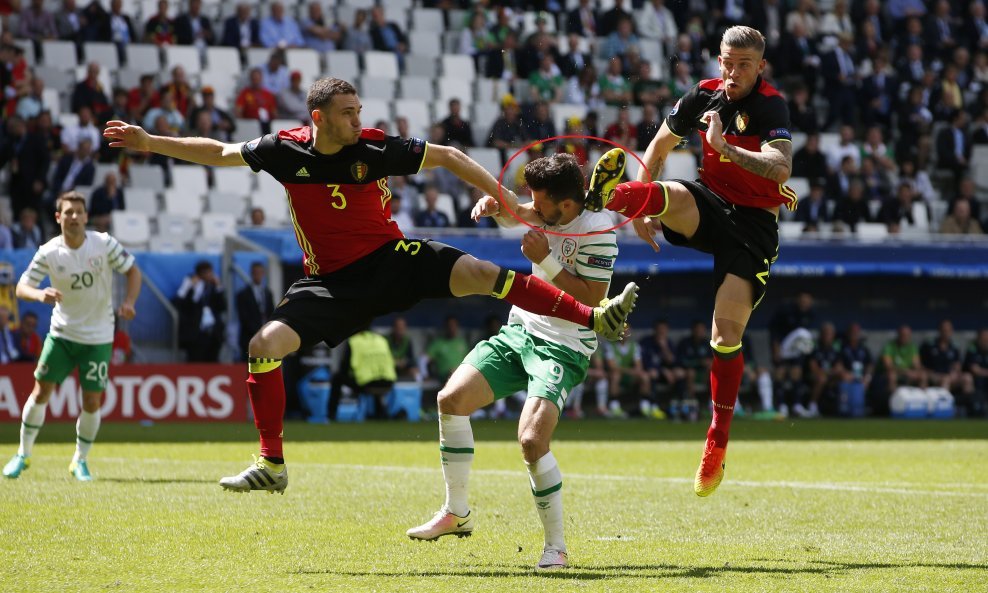 Shane Long,  Thomas Vermaelen i Toby Alderweireld