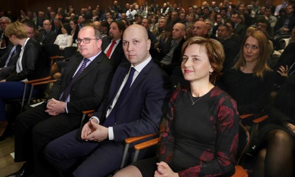 U maloj dvorani Lisinskog odrzana tribina pod nazivom Gospodarenje otpadom. Photo: Zarko Basic/PIXSELL