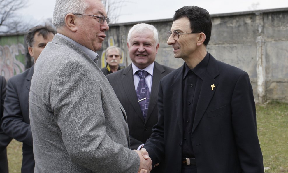 Luka Bebić, ličko-senjski župan Milan Jurković i don Anđelko Kaćunko