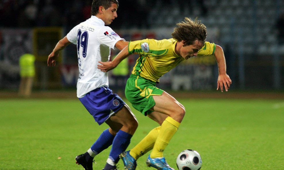 Anas Sharbini (Hajduk) i Mislav Anđelković (Istra)