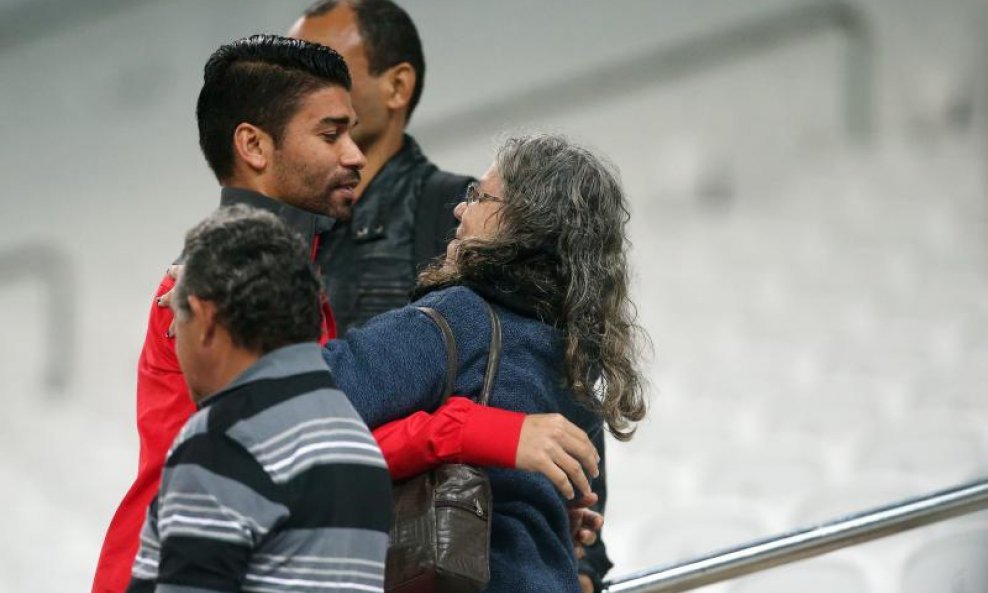 Eduardo da Silva i majka u Sao Paulu