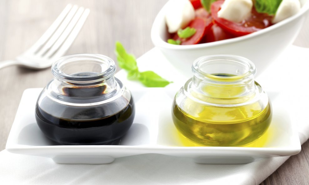 balzamični ocat i maslinovo ulje