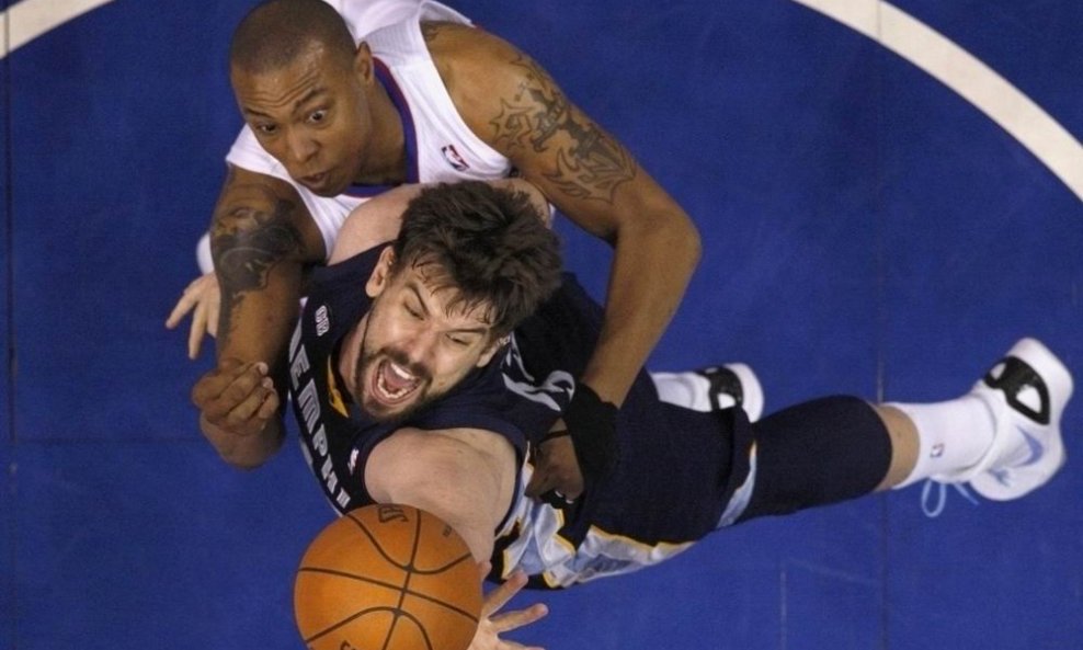 Marc Gasol (u tamnom drresu) i Caron Butler