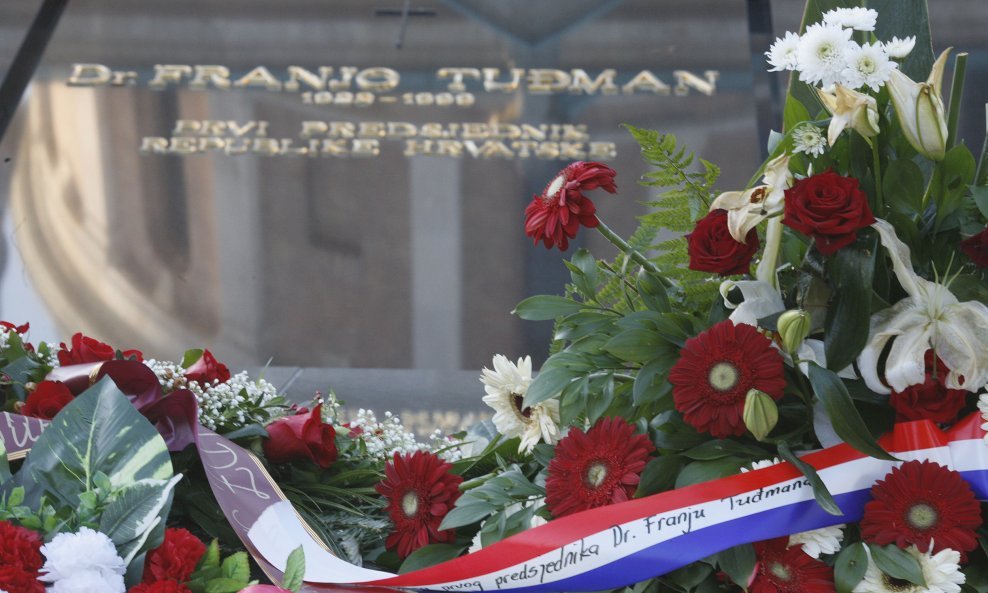 Stariji se muškarac ubio oko podneva na grobu Franje Tuđmana