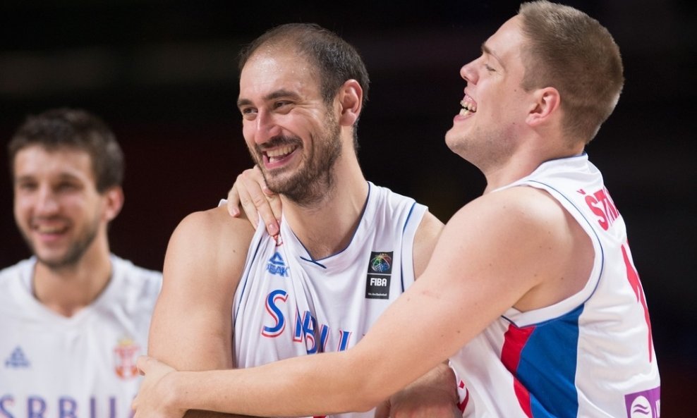 Krstić i srpski košarkaši