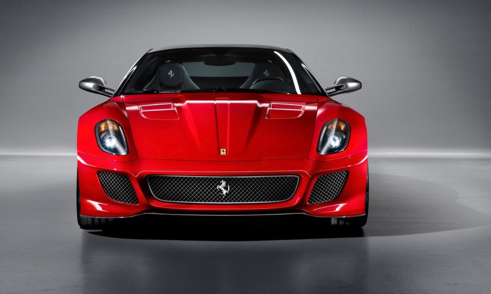 2010-Ferrari-599-GTO-Front-1920x1440