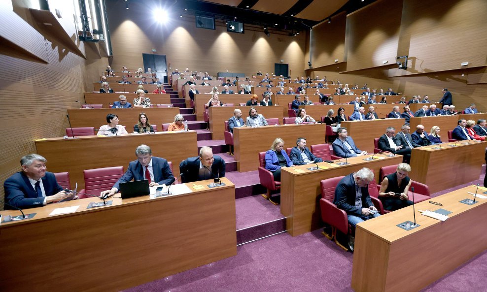 Vlada je prihvatila samo jedan oporbeni amandman na proračun