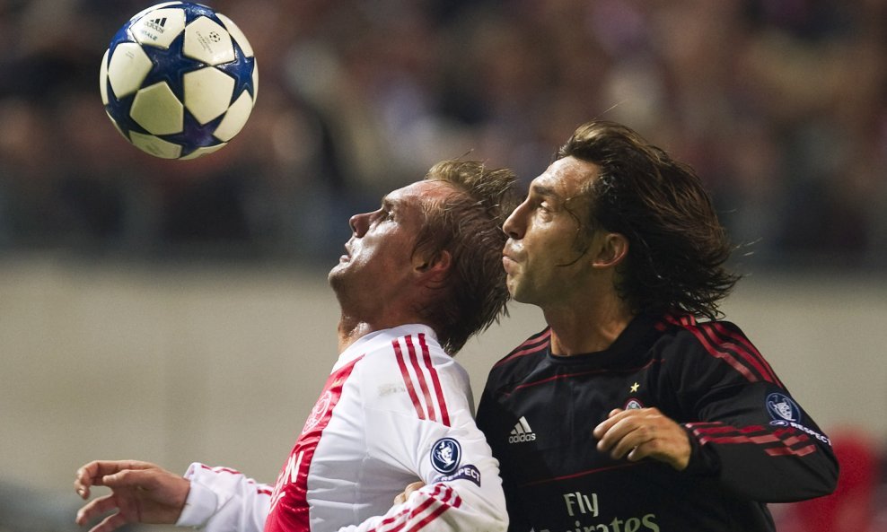 Siem de Jong (Ajax) vs. Andrea Pirlo (AC Milan)