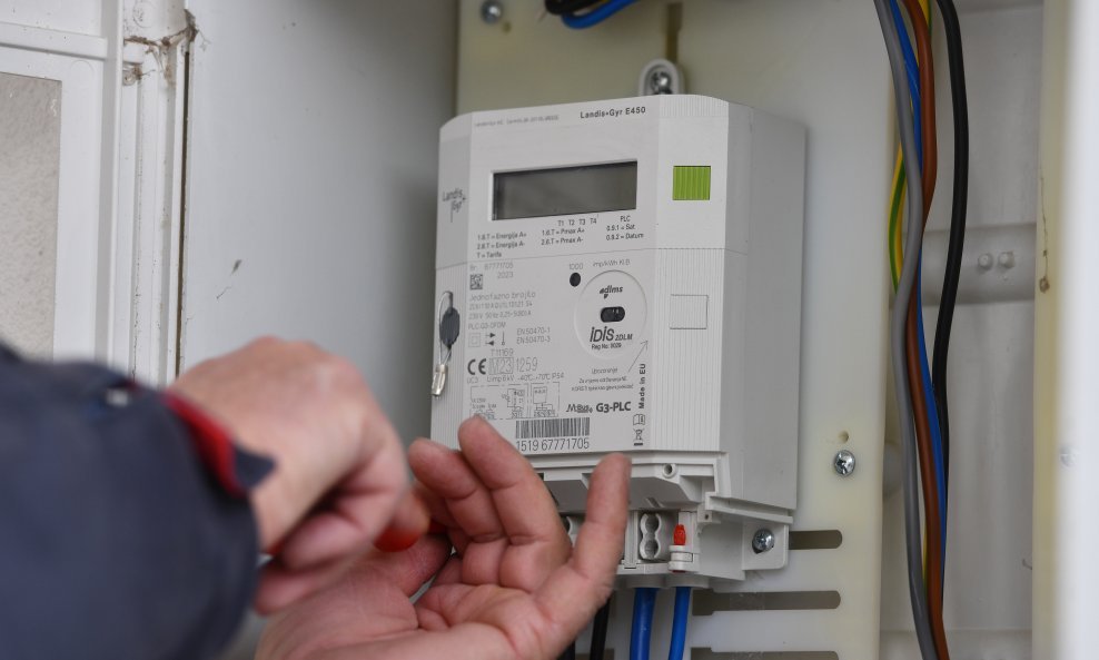 Nova brojila omogućit će daljinsko očitavanje potrošnje električne energije, a predviđeni rok trajanja im je 16 godina