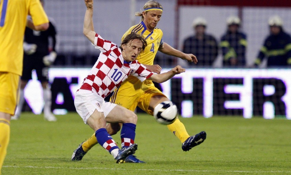 Luka Modrić (Hrvatska) i Vitalij Timoščuk (Ukrajina)