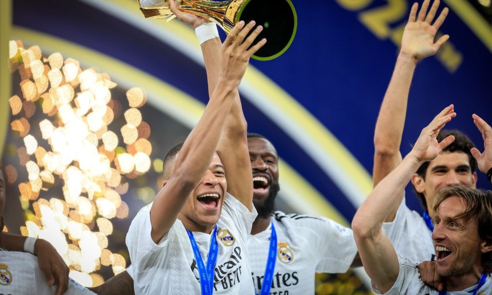 Kylian Mbappe i Luka Modrić
