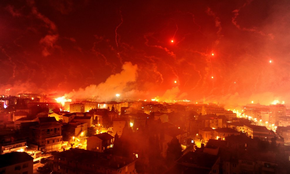 Split gori baklje Hajdukov rođendan