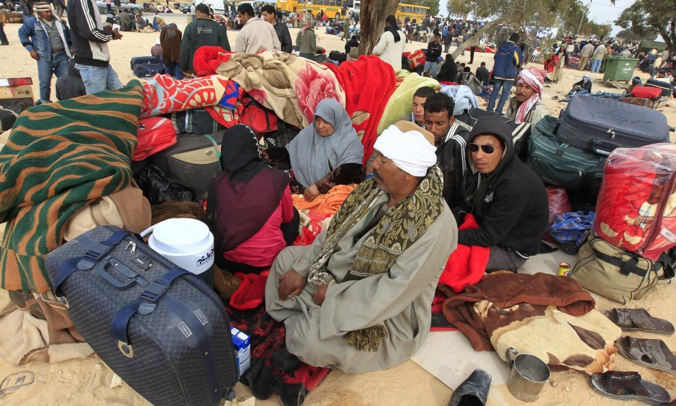 Stotinu migranata nestalo nakon brodoloma kod libijske obale