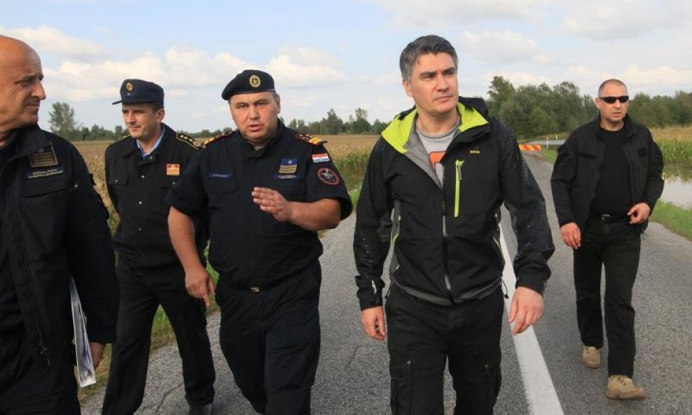 Zoran Milanović u obilasku poplavljenih područja