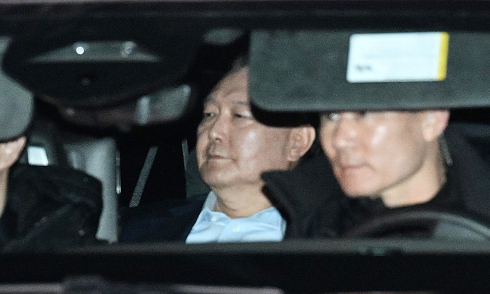 Uhićenje Yoon Suk Yeola