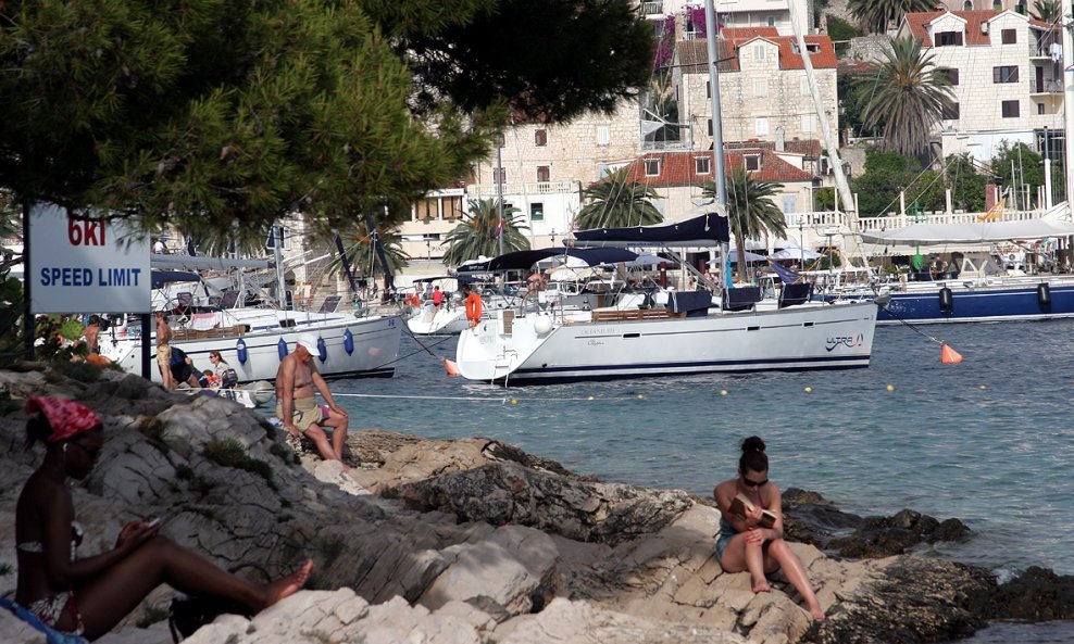 Hvar plaža 