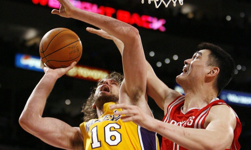 Pau Gasol (LA Lakersi) i Yao Ming (Houston)