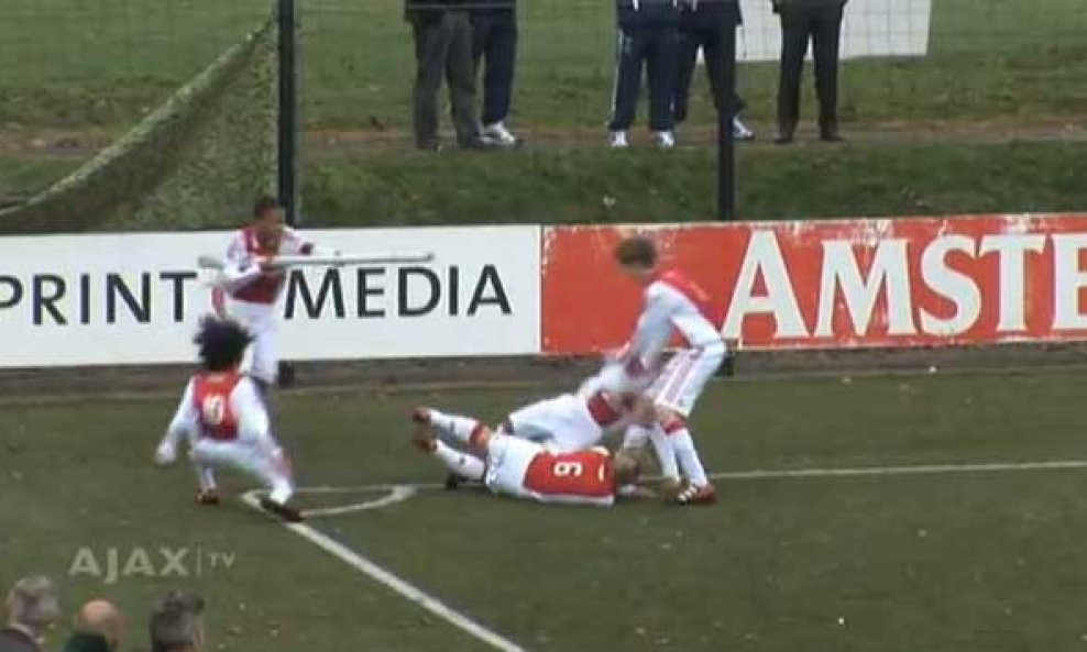 Ajax-klinci-juniori