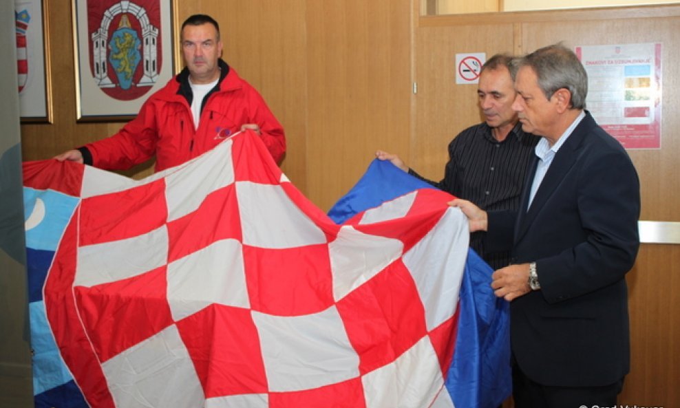 Vukovar zastava 50metara