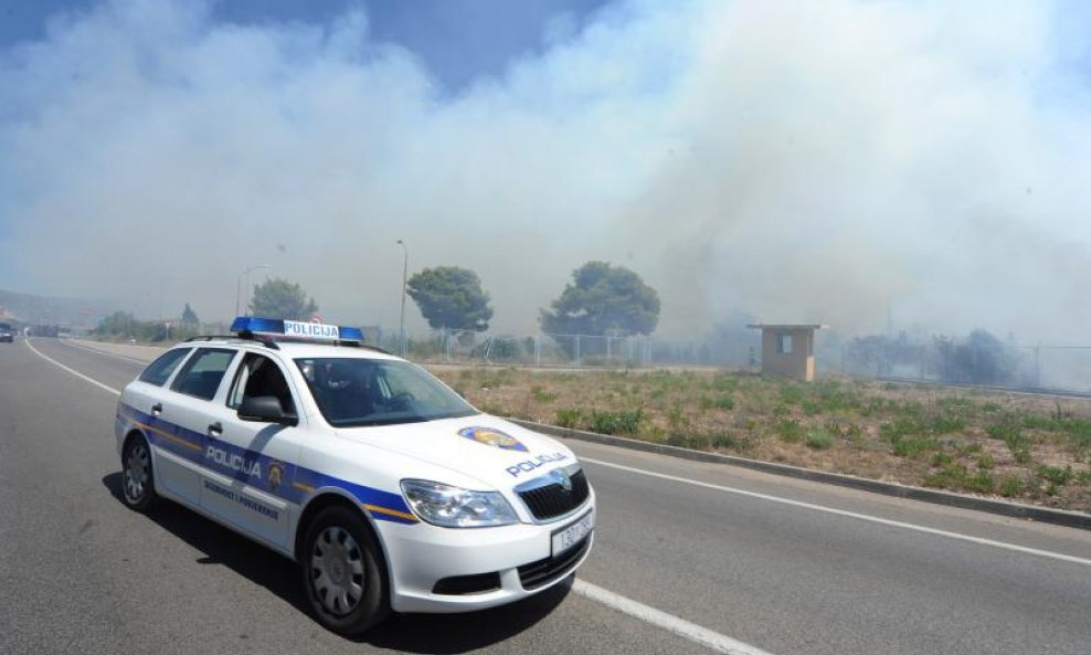 POŽAR TLM POŽAR POLICIJA DIM