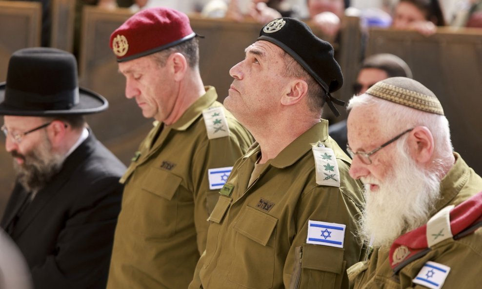 Eyal Zamir