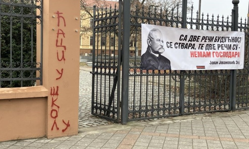 Grafit 'Ćaci u školu'