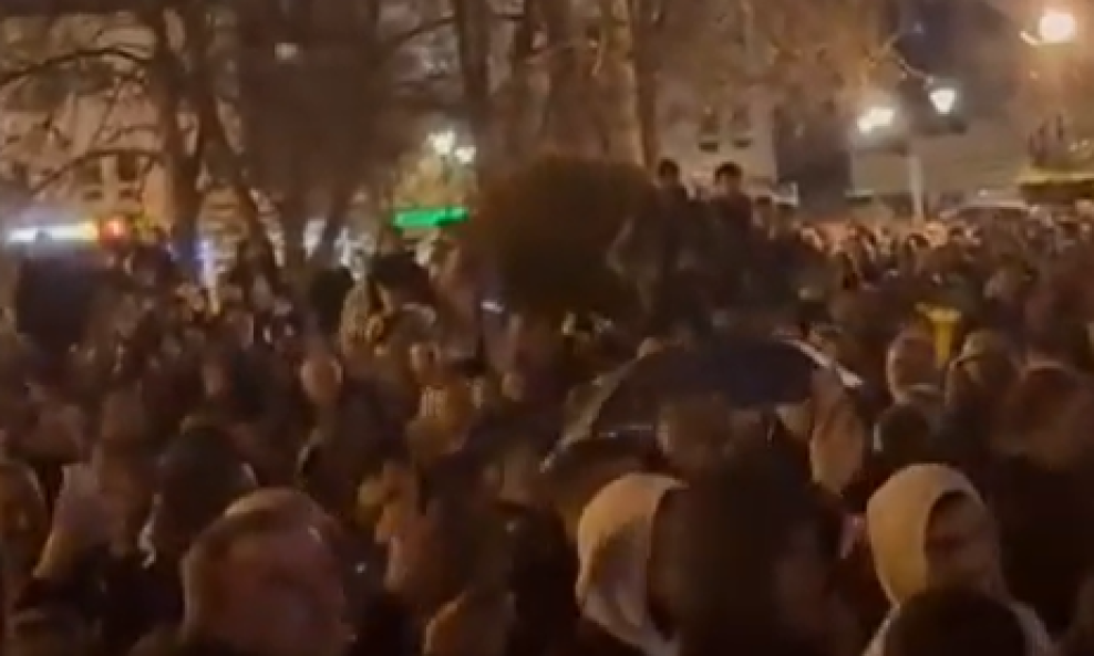 Prosvjed ispred općine u Obrenovcu