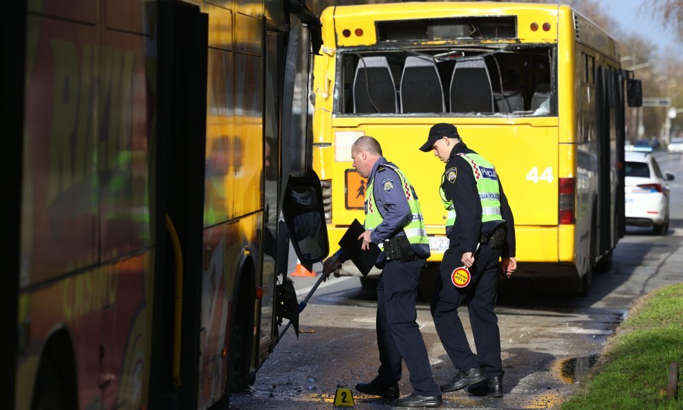 Ilustracija / Sudar autobusa u Osijeku