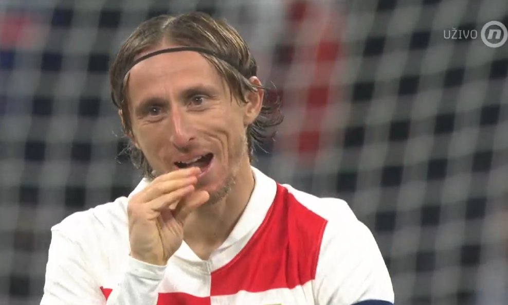 Luka Modrić razgovarao je pred početak 2. poluvremena s Kylianom Mbappeom