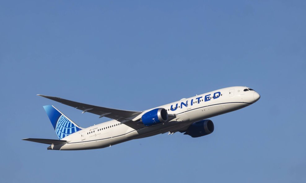 United Airlines Boeing 787