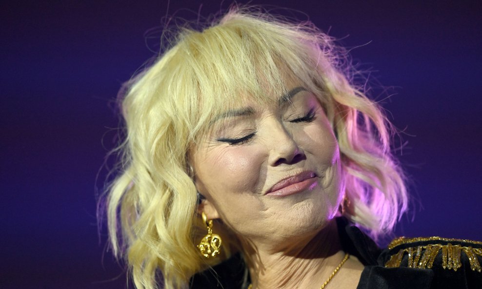 Lepa Brena